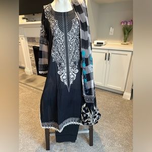 Brand new 3 piece Charizma Pakistani Indian suite